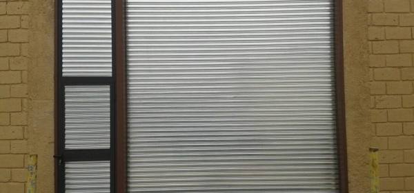 Cortina metálica enrrollable