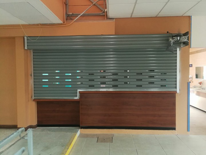 Cortina metálica en lámina esmaltada