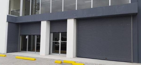 cortina metálica arrollable