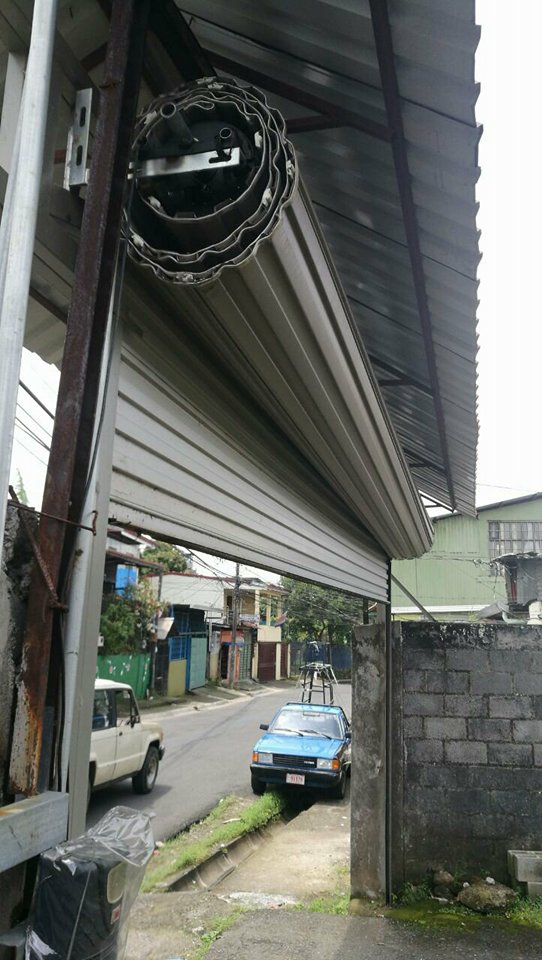 Reparación de cortina metálica