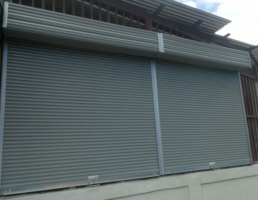 Cortina metálica para camiones