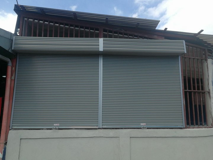 Cortina metálica en lámina Calibre 26