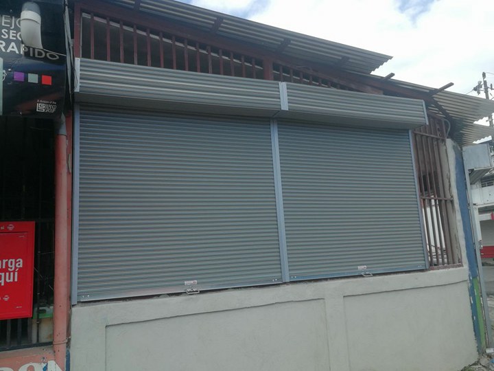 Instalación de cortina metálica de bajo precio