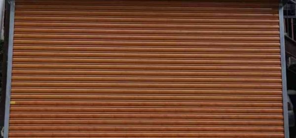 cortina café colocada