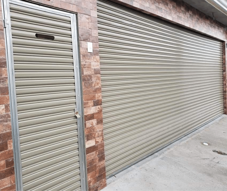 cortina metálica color café