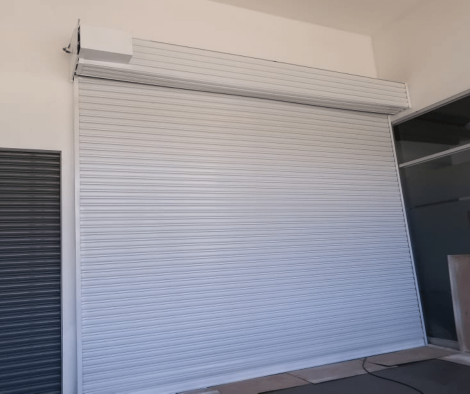 cortina-arrollable-color-blanco