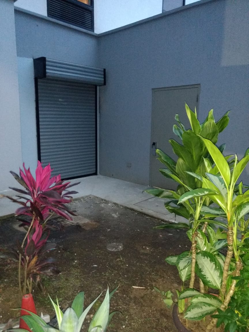 cortina-metalica-color-gris-precio-base