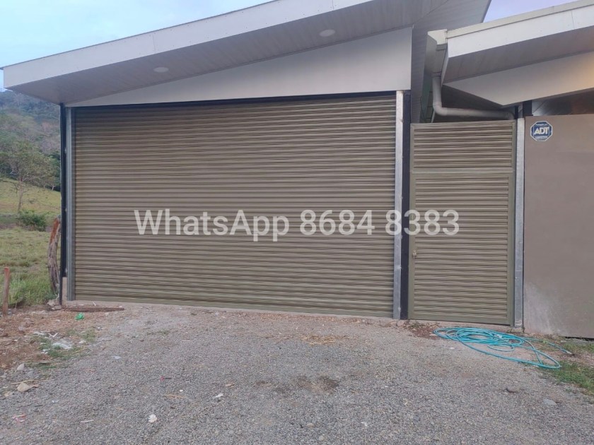 cortina-metalica-con-instalacion-interna