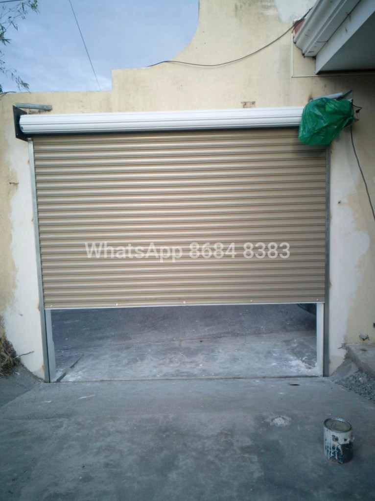 cortina-metálica-con el motor-protegido