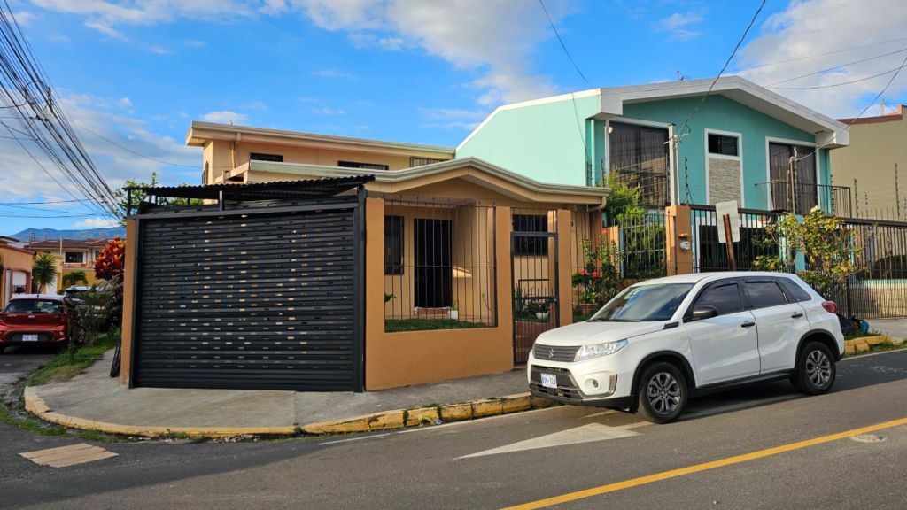 cortina-metalica-color-negro-en-nuevo-material