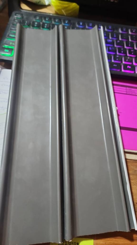 lamina-de-cortina-en-aluminio-color-gris-galvanizado