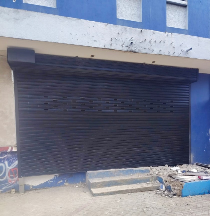 cortinas-para-portones-con-pintura-base-poliester