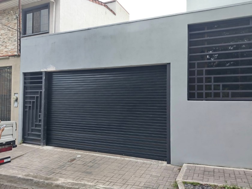 cortinas-metalicas-para-casas-instalacion-en-ciudad-colon